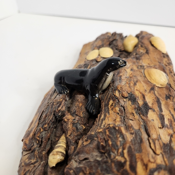 Vintage Driftwood Handmade Artisan Seashell Figurine Home Decor Folk Art Seal - Picture 7 of 8